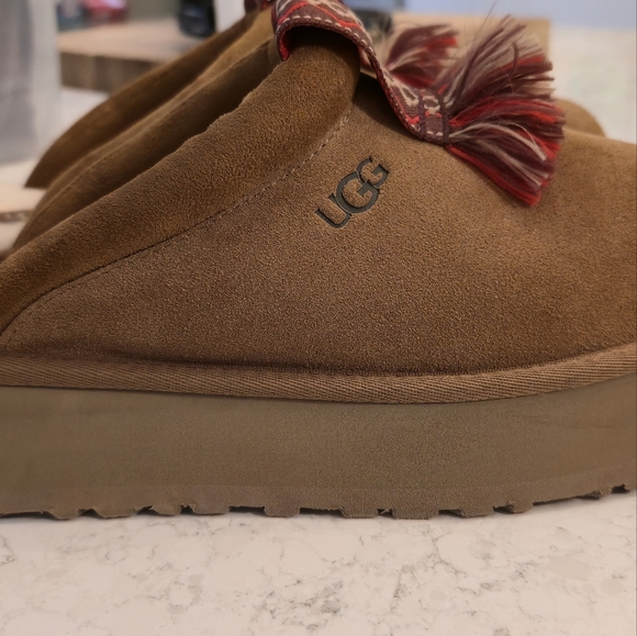 UGG Brown Suede Slip-On Shoes with Red Accents - Picture 10 of 10